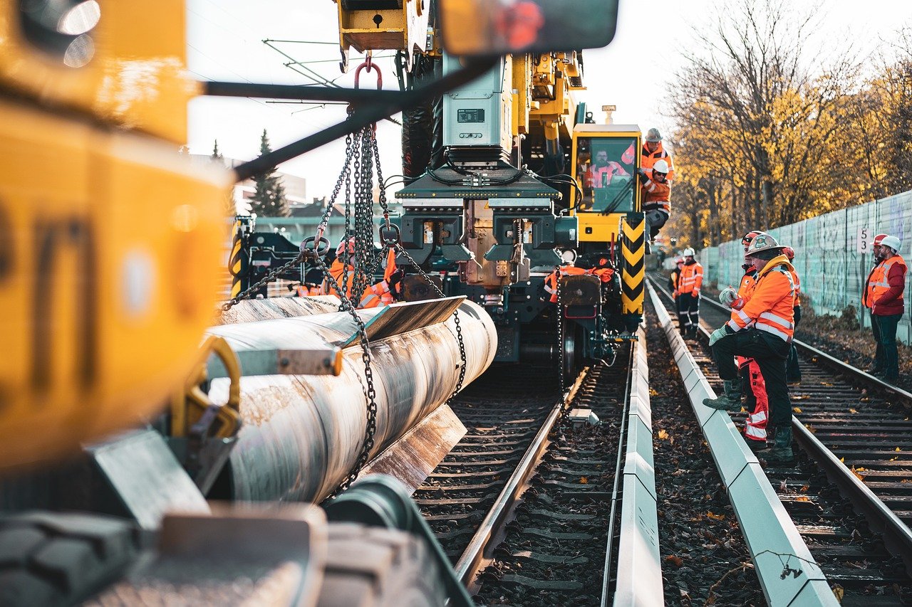 crane-8400990_1280.jpg